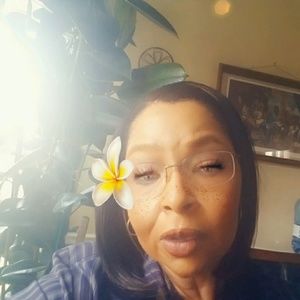 Meet your Posher, Ava